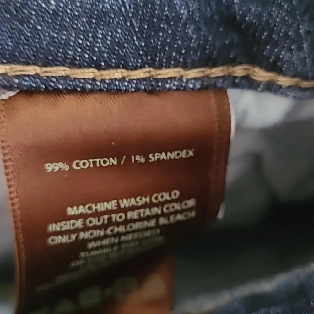 Kut from the Kloth Medium Dark Wash Gidget Fray Jean Short Size 10 - Picture 7 of 7